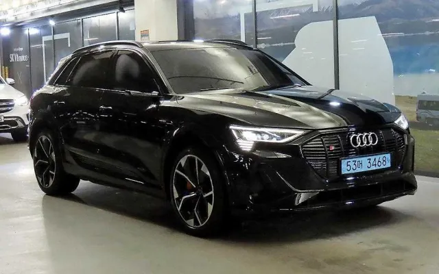 수원중고차거래 e-트론 S 매물 사진 7 - 2023/08 65,663km